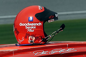 earnhardt20helmet.jpg (20387 bytes)